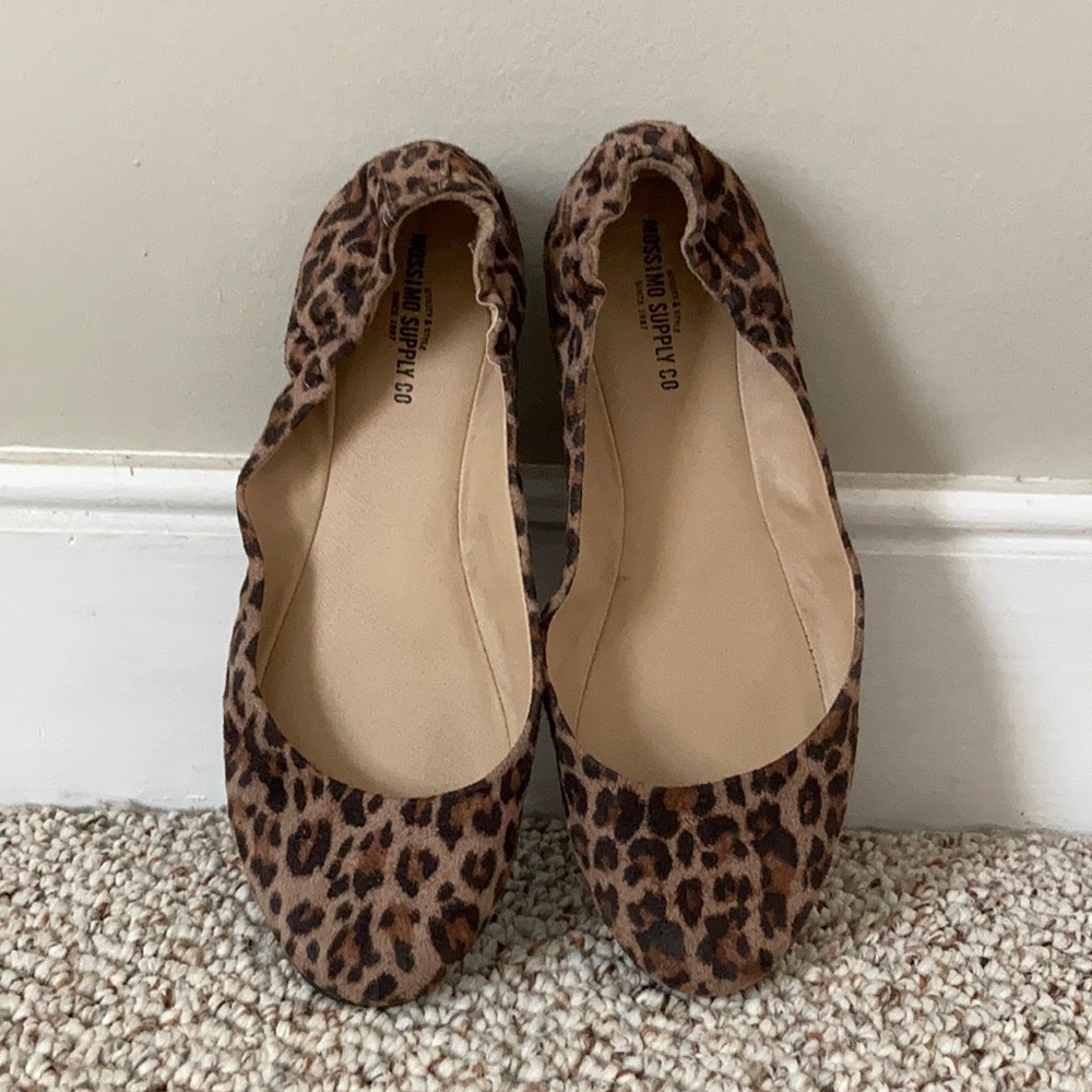 Leopard print flats size 8.5/9